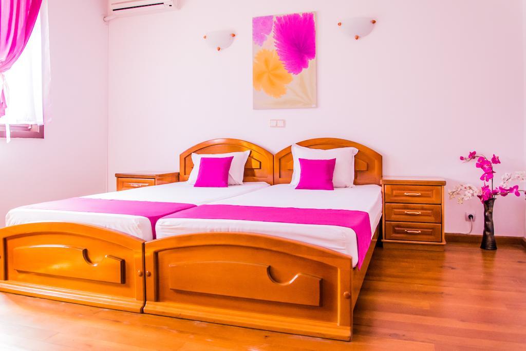 Family Hotel Elegance アルバナシ 部屋 写真